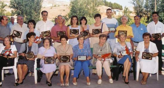 Foto del grupo de maestros que asistieron al homenaje