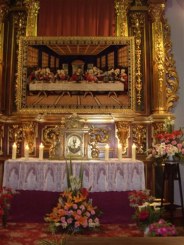 Monumento en la parroquia de Blesa en 2011