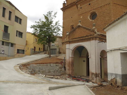 obras en la plaza Vieja de Blesa