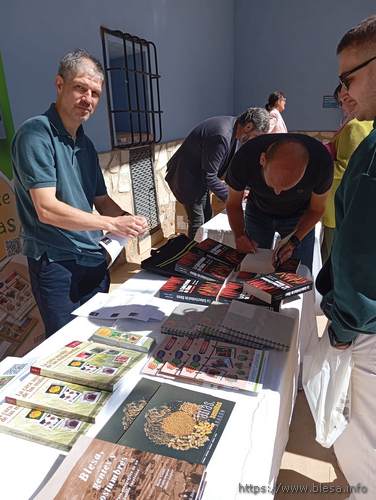 14 de septiembre de 2024 en Huesa del Común, Huesa lee. Libros del CITA y de la Asociación EL HOCINO.