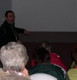 Abancens durante  la exposición sobre las setas