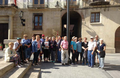 Turismo en la plaza de Caspe (Z)