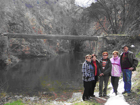 El río Aguasvivas, precioso, a la salida de EL Hocino este invierno.  Foto de M. Aznar.