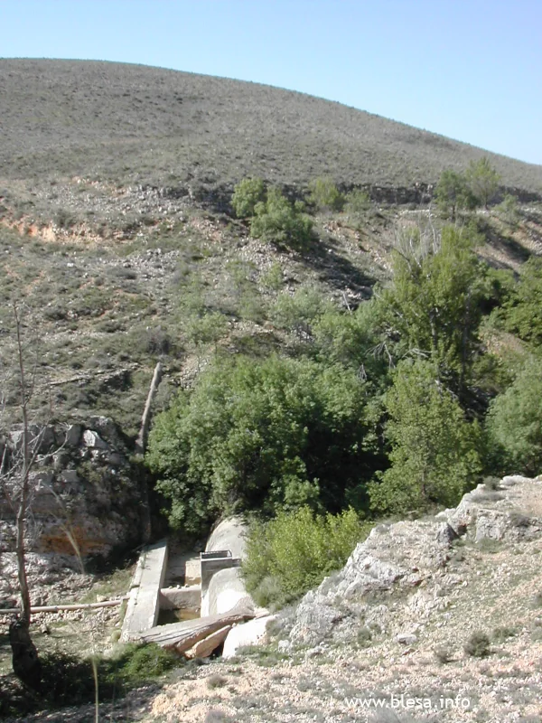 Segundo sifón del canal de Moneva, bajo el río Aguasvivas en Blesa, en 2002