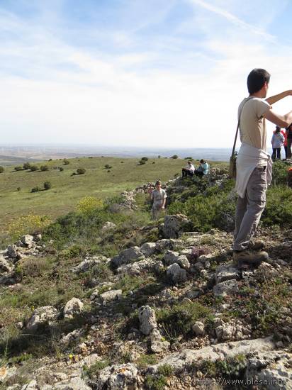 Visita a las trincheras de Rudilla (Huesa del Común, Teruel), con guía y explicaciones del GRIEGC. 26 de mayo de 2024