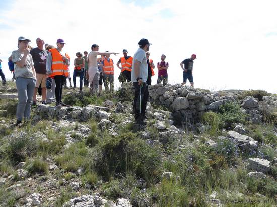 Visita a las trincheras de Rudilla (Huesa del Común, Teruel), con guía y explicaciones del GRIEGC. 26 de mayo de 2024