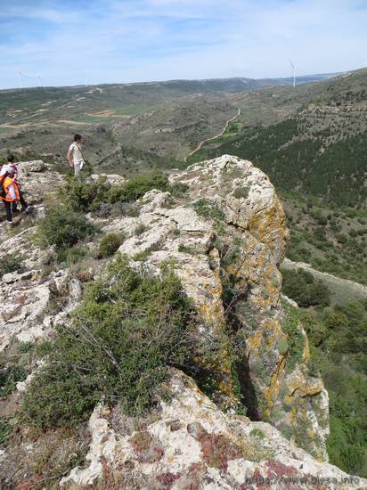 Visita a las trincheras de Rudilla (Huesa del Común, Teruel), con guía y explicaciones del GRIEGC. 26 de mayo de 2024