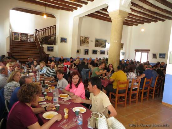 Comida popular (Huesa del Común, Teruel),  26 de mayo de 2024