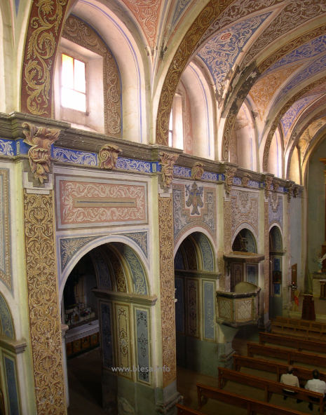 Iglesia de San Miguel, en Huesa del Común (Teruel). Detalles de la decoración.